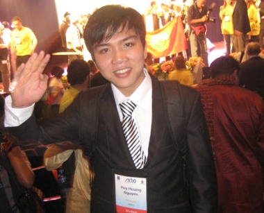 Nguyễn Huy Hoàng giành HCV Olympic Vật lý 2011